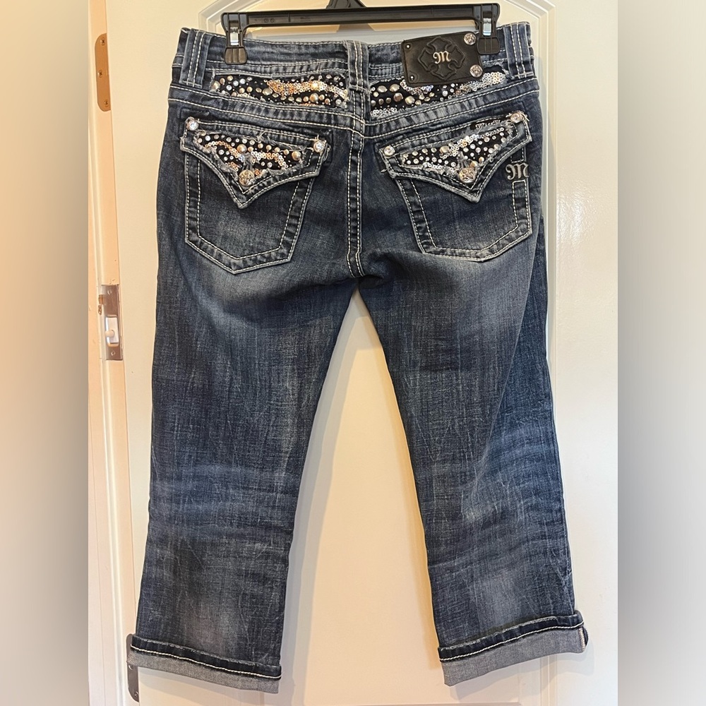 MISS ME cuffed capri. Size 28. Jean Capri